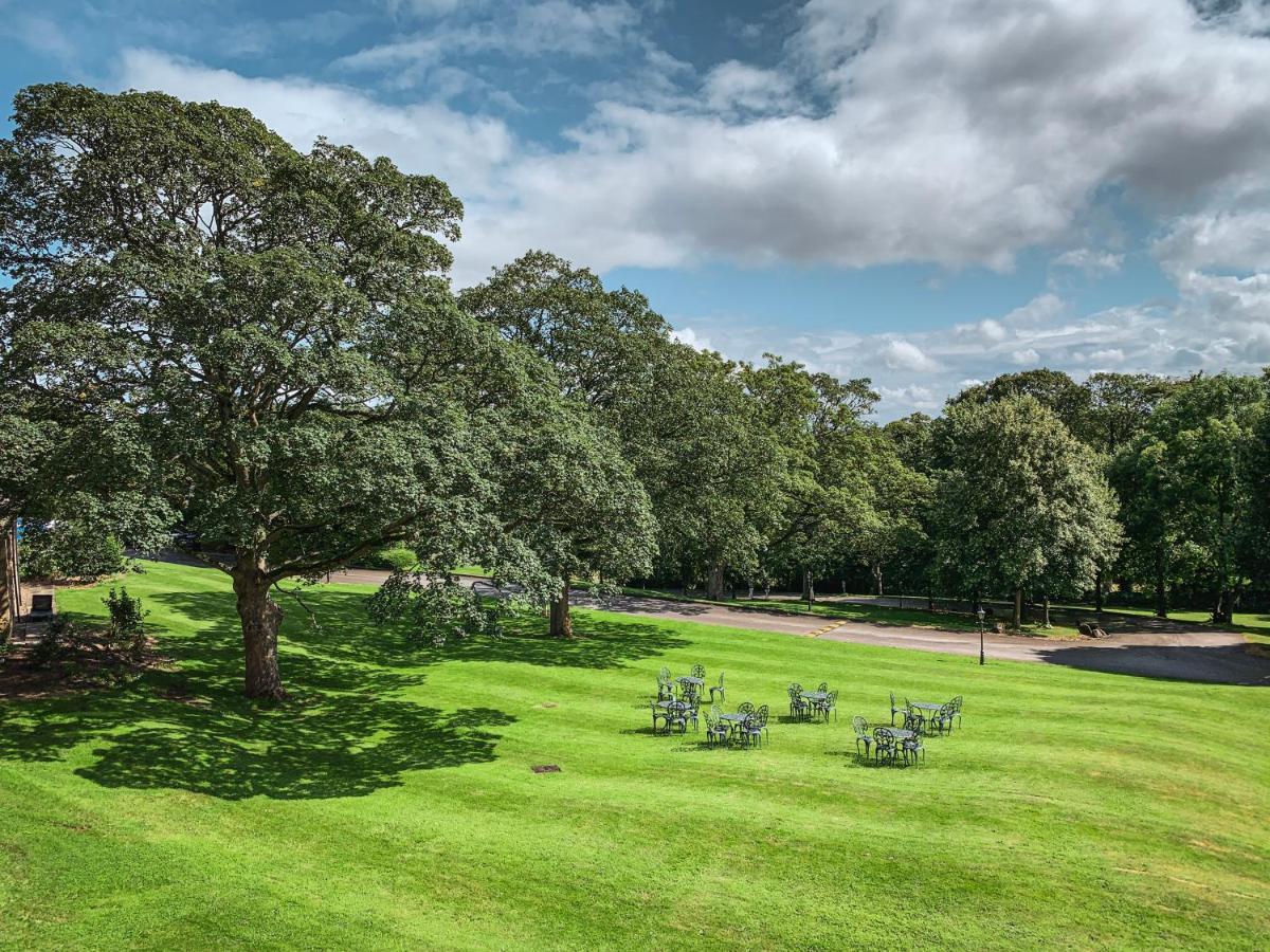 Hollins Hall Hotel, Golf & Country Club Bradford  Luaran gambar